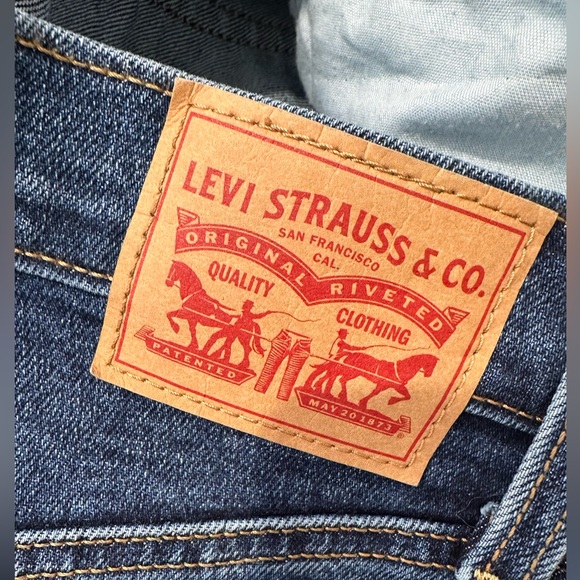 Lévis size 26 waist high rise ribcage straight leg jeans. - Picture 5 of 13